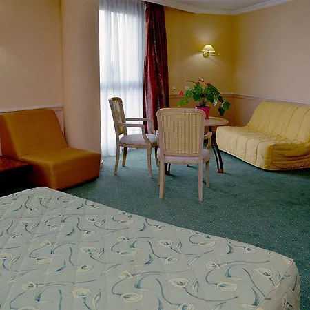 Logis Lyon Est Porte De L'ain Saint-Maurice-de-Beynost