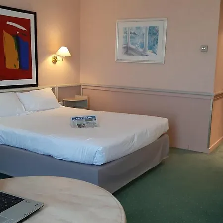 Logis Lyon Est Porte De L'ain Hotel