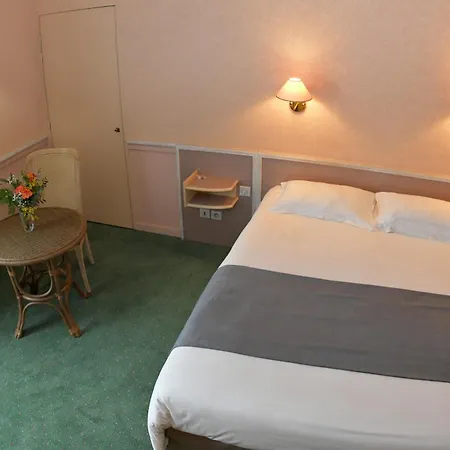 Logis Lyon Est Porte De L'ain 4* Saint-Maurice-de-Beynost