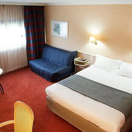 Hotel Logis Lyon Est Porte De L'ain 4*