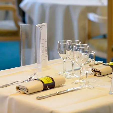 Logis Lyon Est Porte De L'ain 4* Saint-Maurice-de-Beynost