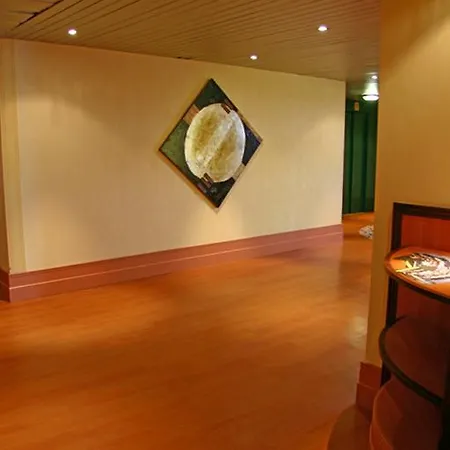 Logis Lyon Est Porte De L'ain 4*