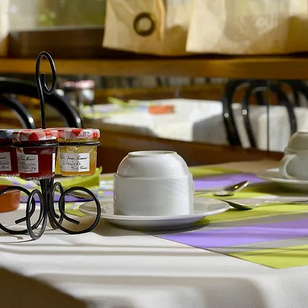 Logis Lyon Est Porte De L'ain Hotel 4*
