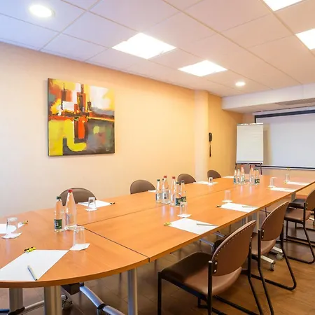 Logis Lyon Est Porte De L'ain 4* Saint-Maurice-de-Beynost