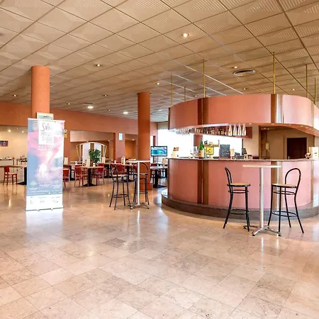 Hotel Logis Lyon Est Porte De L'ain