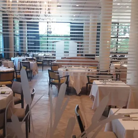 Logis Lyon Est Porte De L'ain Saint-Maurice-de-Beynost