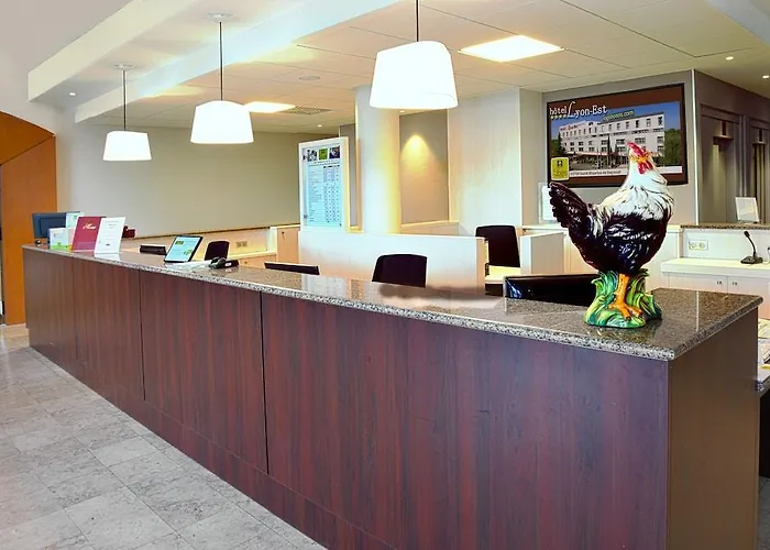 Hotell Logis Lyon Est Porte De L'ain Saint-Maurice-de-Beynost