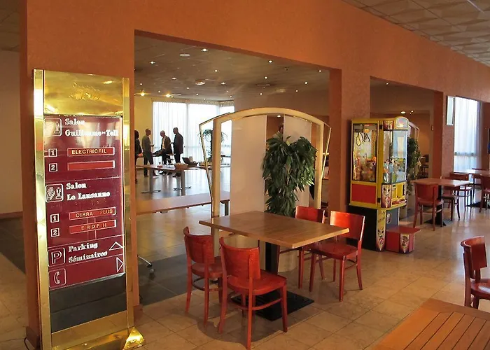 Hotell Logis Lyon Est Porte De L'ain