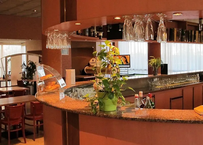 Logis Lyon Est Porte De L'ain 4* Saint-Maurice-de-Beynost