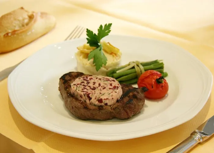 Hotell Logis Lyon Est Porte De L'ain 4*