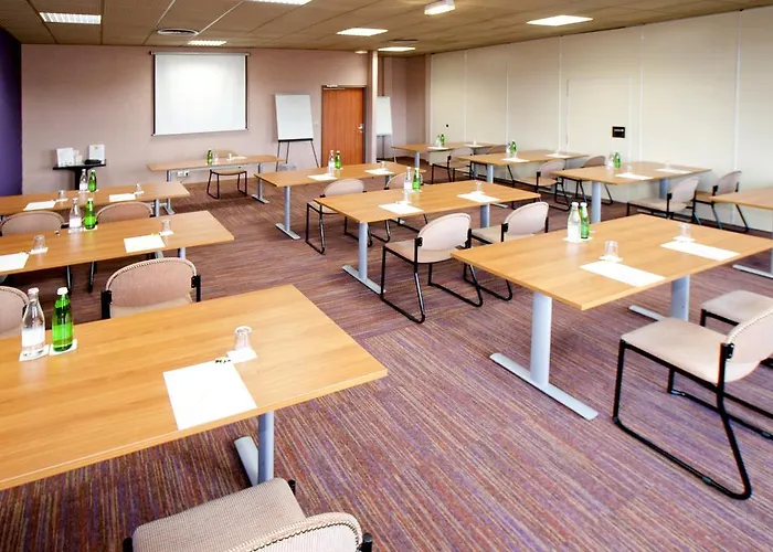 Logis Lyon Est Porte De L'ain Hotell 4*