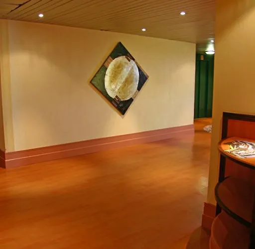 Logis Lyon Est Porte De L'ain 4*
