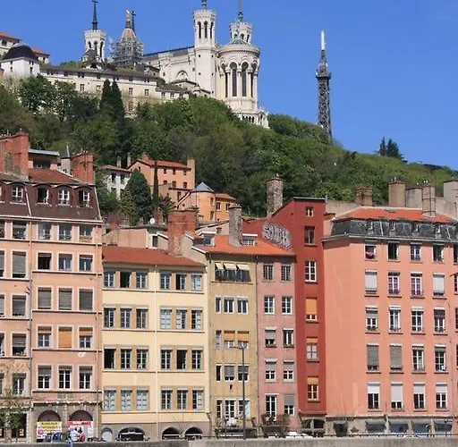 Logis Lyon Est Porte De L'ain Hotell Saint-Maurice-de-Beynost
