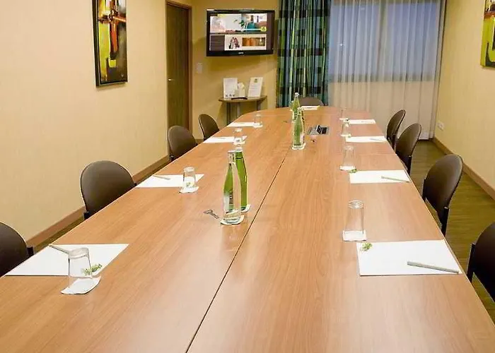 Logis Lyon Est Porte De L'ain Hotell Saint-Maurice-de-Beynost