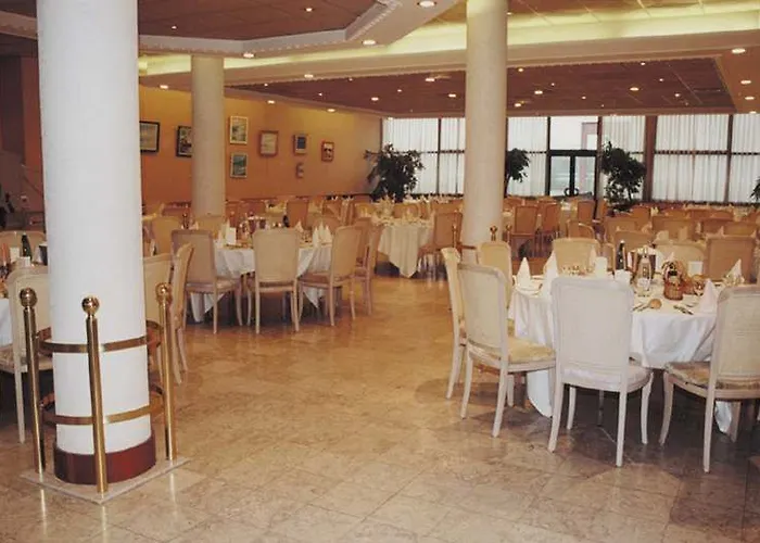 Logis Lyon Est Porte De L'ain 4*