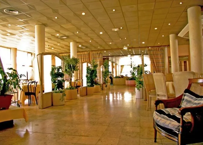 Logis Lyon Est Porte De L'ain 4*