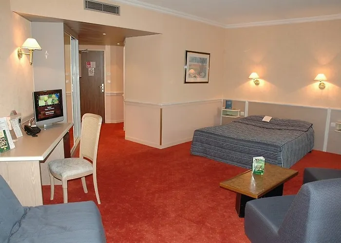 Logis Lyon Est Porte De L'ain Saint-Maurice-de-Beynost