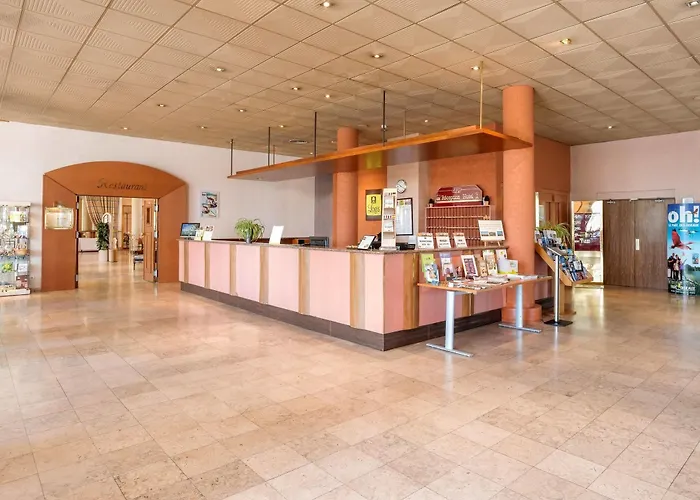 Hotell Logis Lyon Est Porte De L'ain