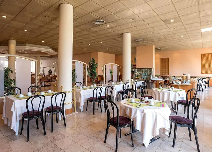 Logis Lyon Est Porte De L'ain 4* Saint-Maurice-de-Beynost