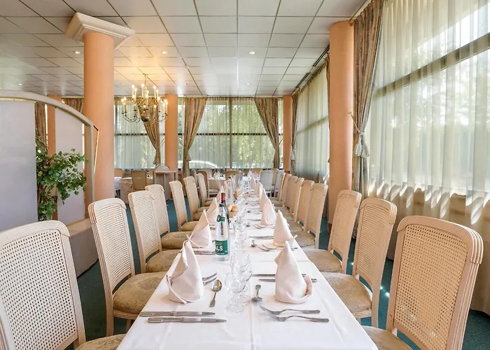 Hotell Logis Lyon Est Porte De L'ain Saint-Maurice-de-Beynost