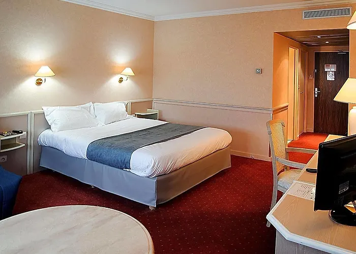 Hotell Logis Lyon Est Porte De L'ain