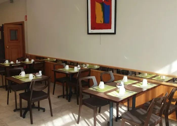 Logis Lyon Est Porte De L'ain Hotell Saint-Maurice-de-Beynost