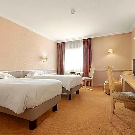 Logis Lyon Est Porte De L'ain Hotel