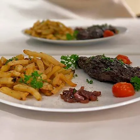 Hotel Logis Lyon Est Porte De L'ain 4*