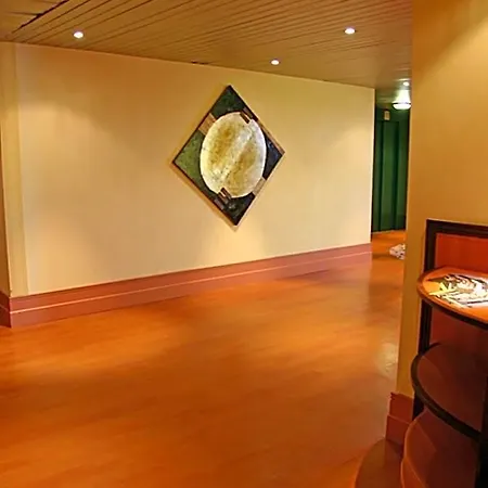 Logis Lyon Est Porte De L'ain Hotel Saint-Maurice-de-Beynost