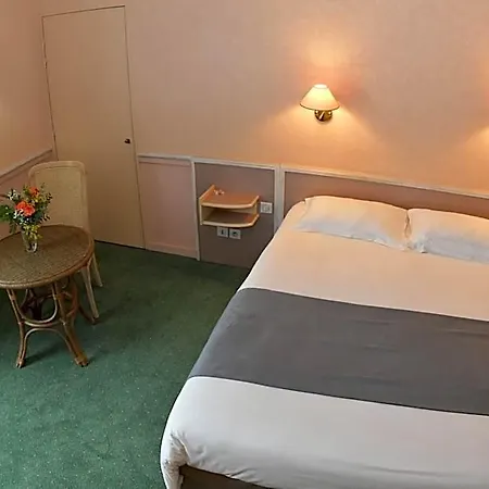 Logis Lyon Est Porte De L'ain 4*