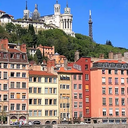 Hotel Logis Lyon Est Porte De L'ain