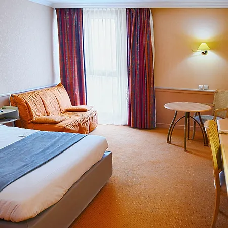 Logis Lyon Est Porte De L'ain Hotel