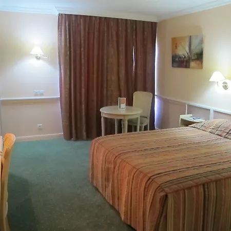 Logis Lyon Est Porte De L'ain 4*