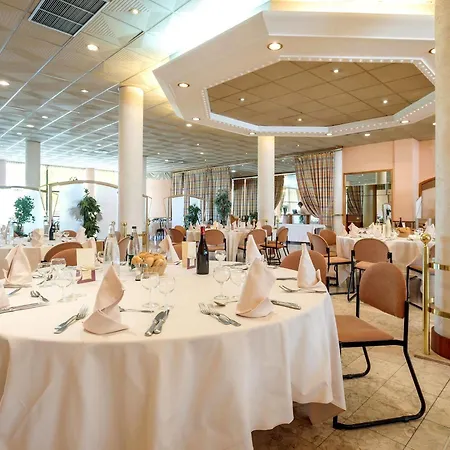 Logis Lyon Est Porte De L'ain Hotel Saint-Maurice-de-Beynost